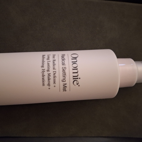 Onomie Radical Setting Mist - Picture 2 of 2